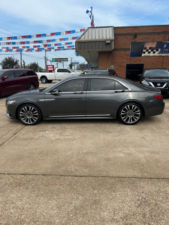 2017 Lincoln Continental Image 4