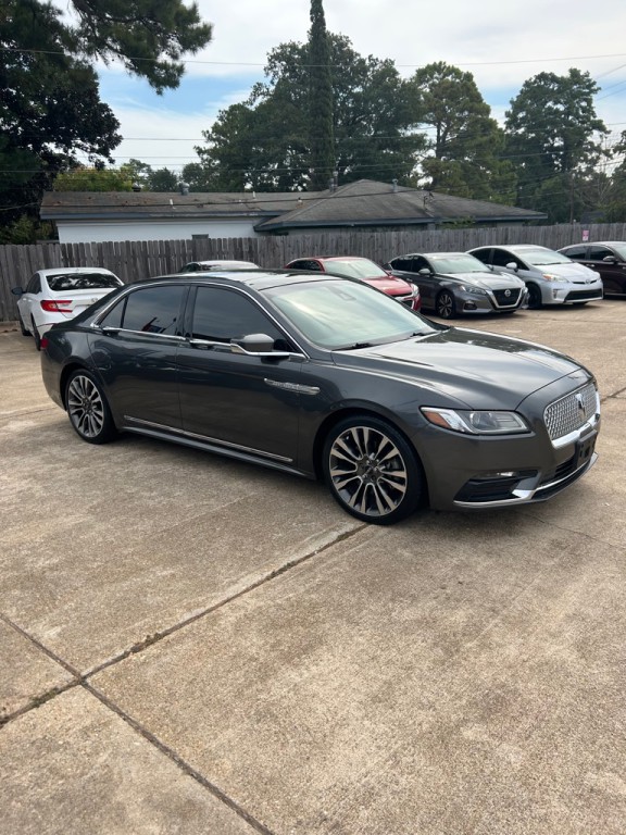 2017 Lincoln Continental Image 8
