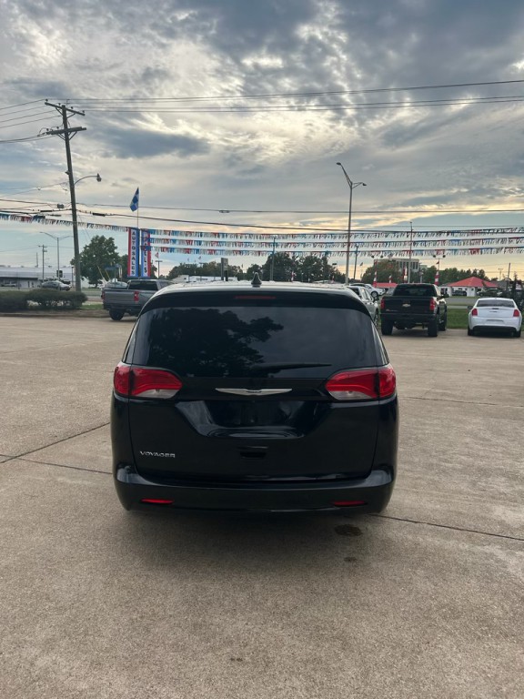 2022 Chrysler Voyager Image 6