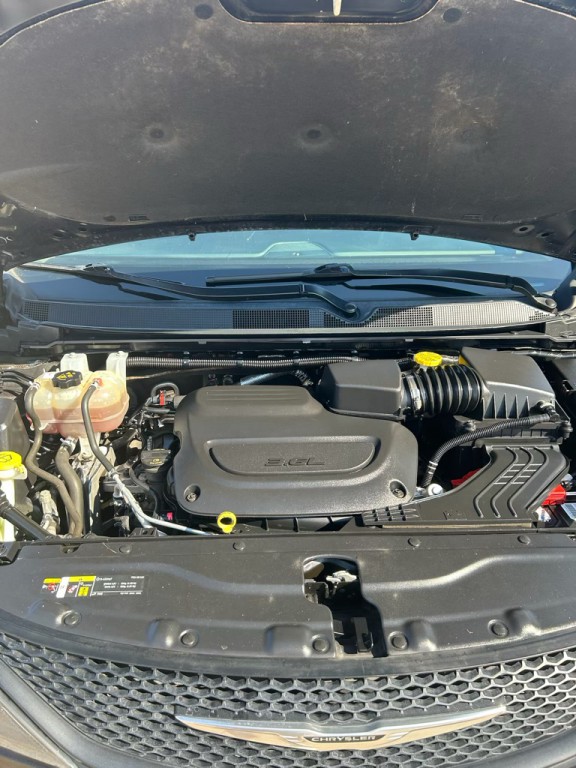 2022 Chrysler Voyager Image 10