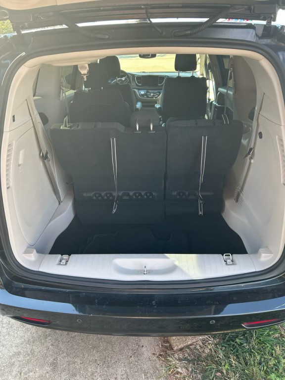 2022 Chrysler Voyager Image 12