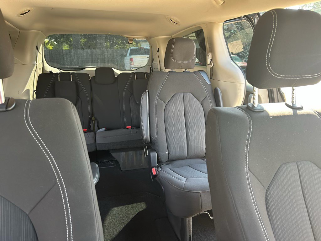 2022 Chrysler Voyager Image 14
