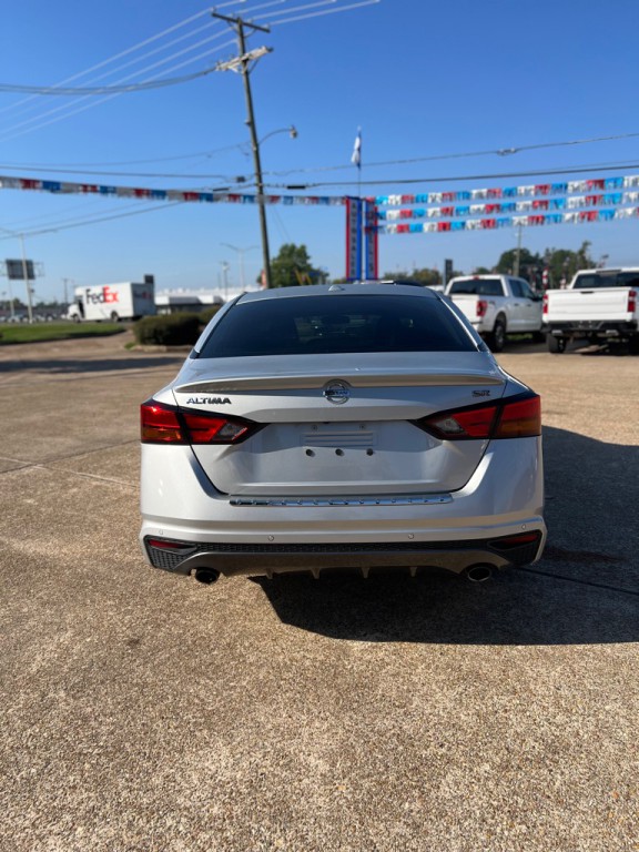 2021 Nissan Altima Image 3