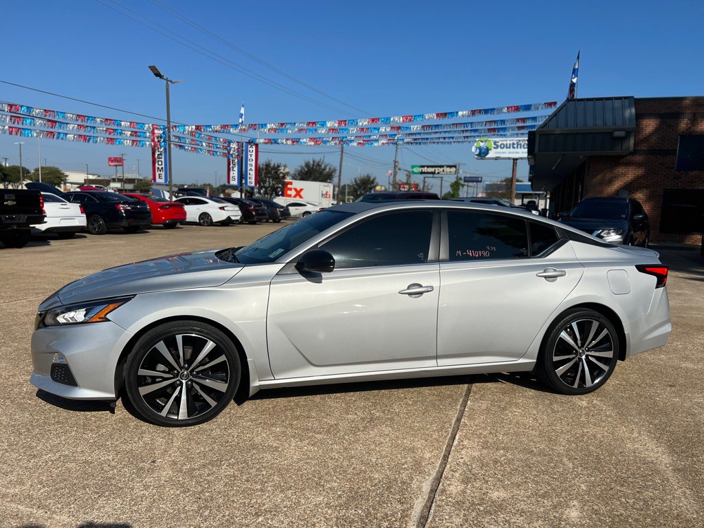 2021 Nissan Altima Image 4