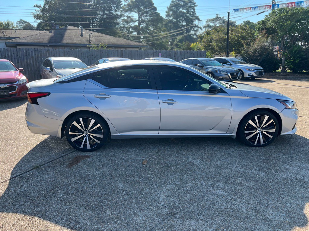 2021 Nissan Altima Image 6