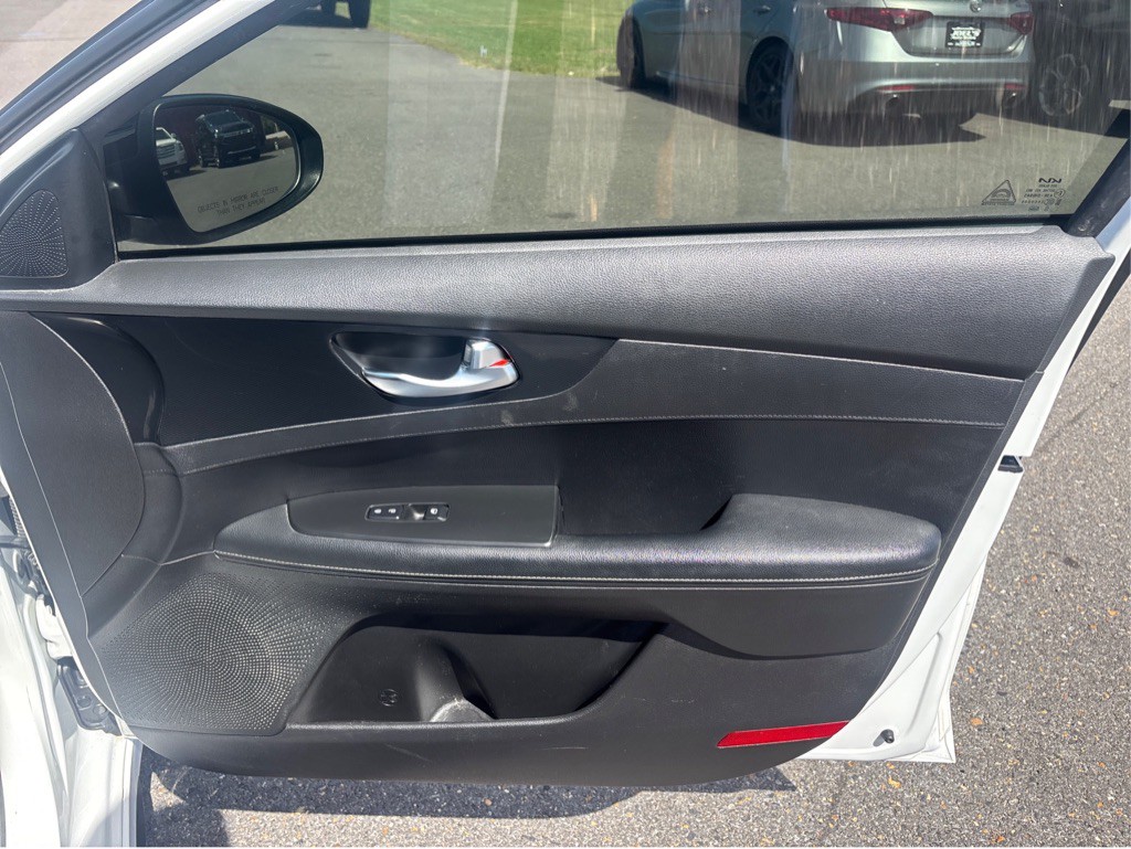 2023 Kia Forte Image 17
