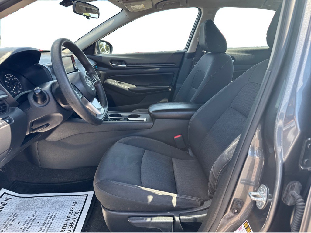 2022 Nissan Altima Image 9