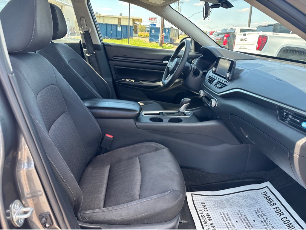 2022 Nissan Altima Image 19