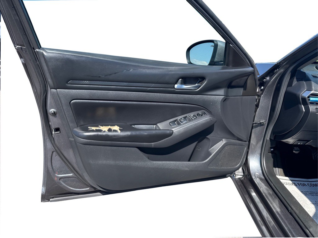 2022 Nissan Altima Image 24