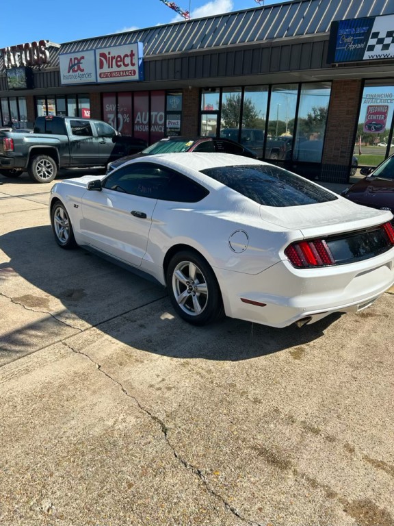 2017 Ford Mustang Image 3