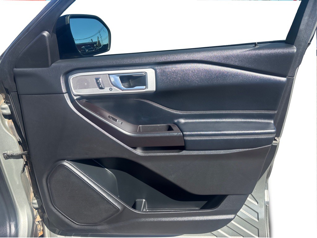 2020 Ford Explorer Image 25