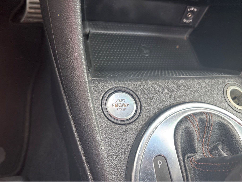 2013 Volkswagen Beetle Image 18