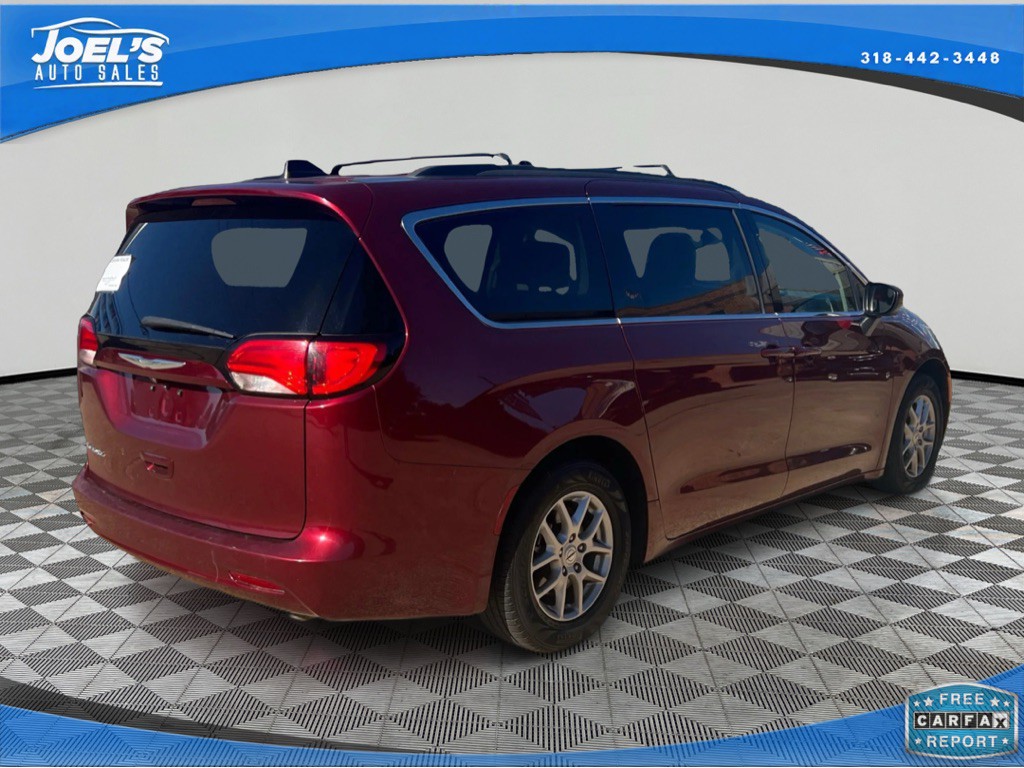 2021 Chrysler Voyager Image 2