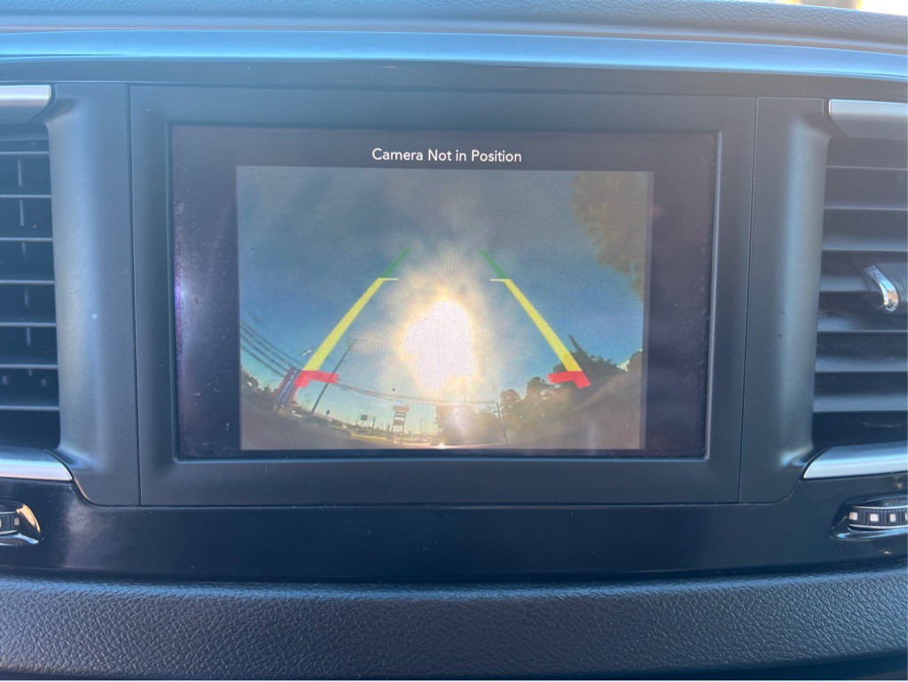 2021 Chrysler Voyager Image 18