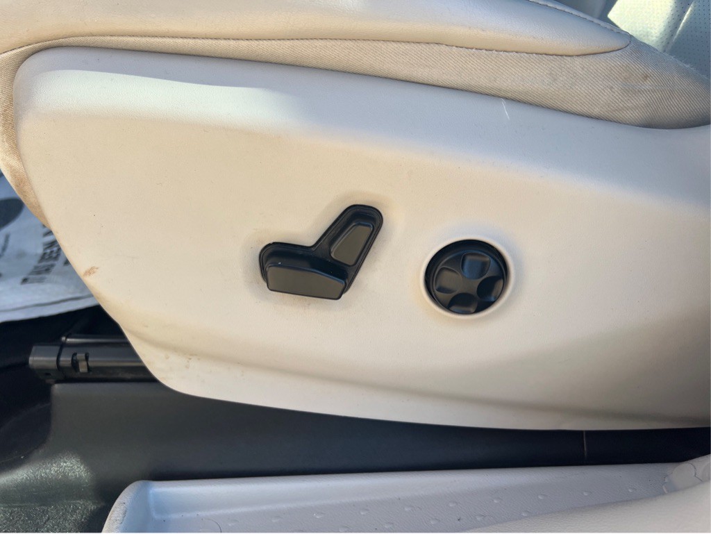 2021 Chrysler Voyager Image 27