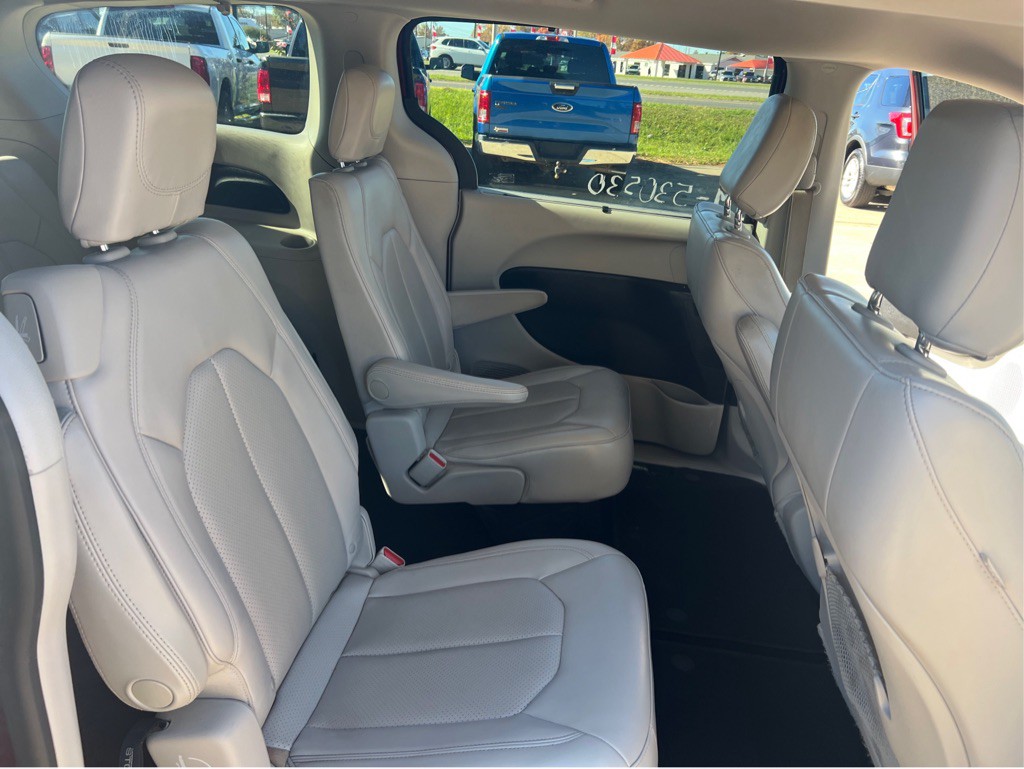 2021 Chrysler Voyager Image 28