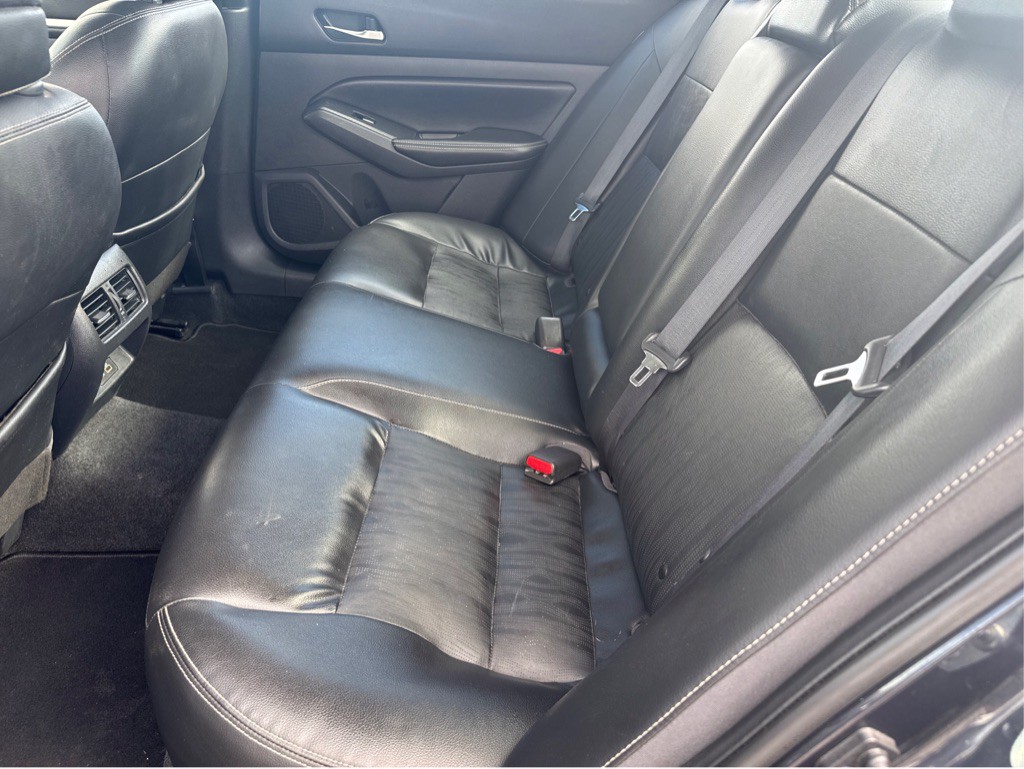 2019 Nissan Altima Image 10