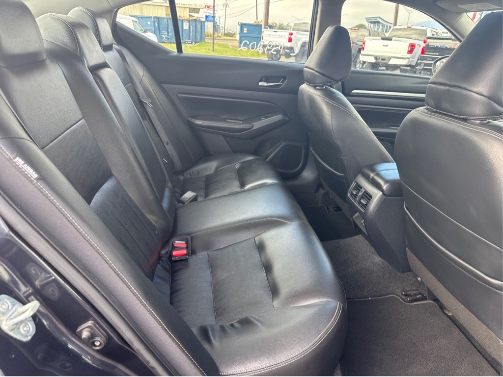 2019 Nissan Altima Image 17