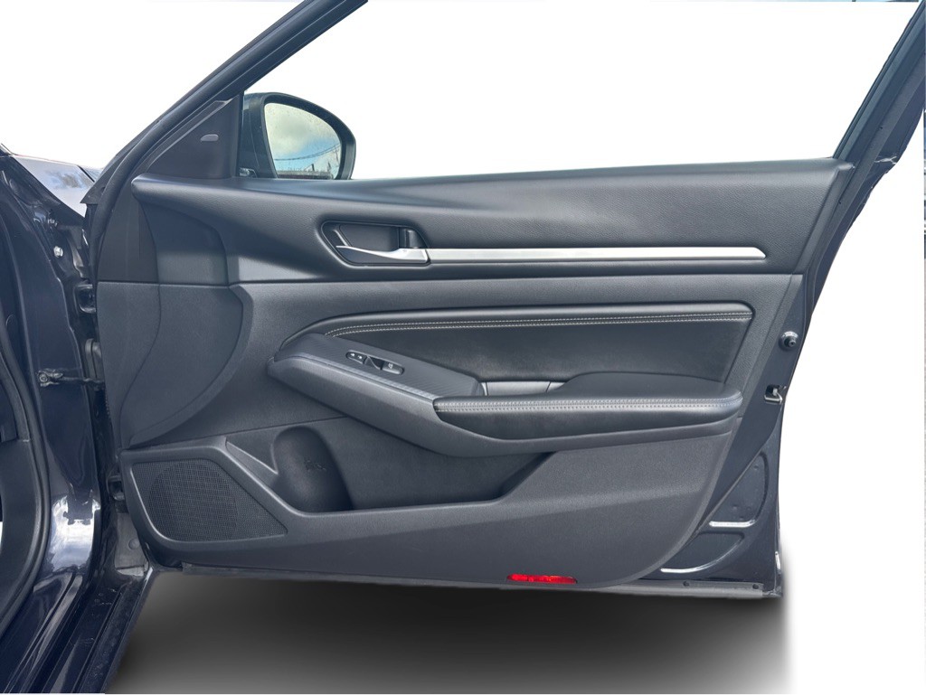 2019 Nissan Altima Image 28