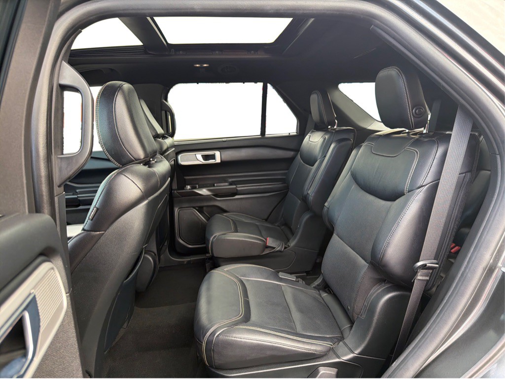 2020 Ford Explorer Image 12