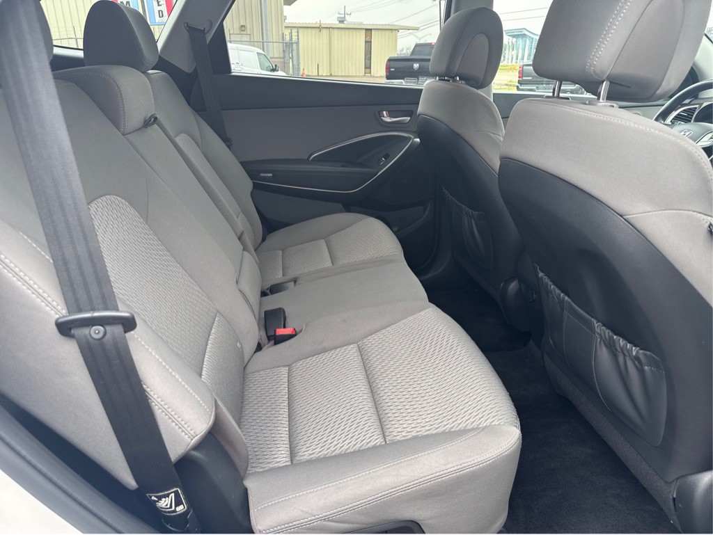 2018 Hyundai Santa Fe Image 11