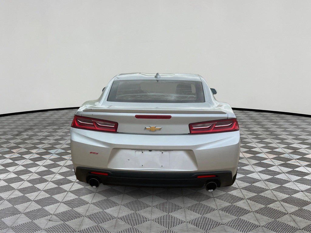 2016 Chevrolet Camaro Image 3