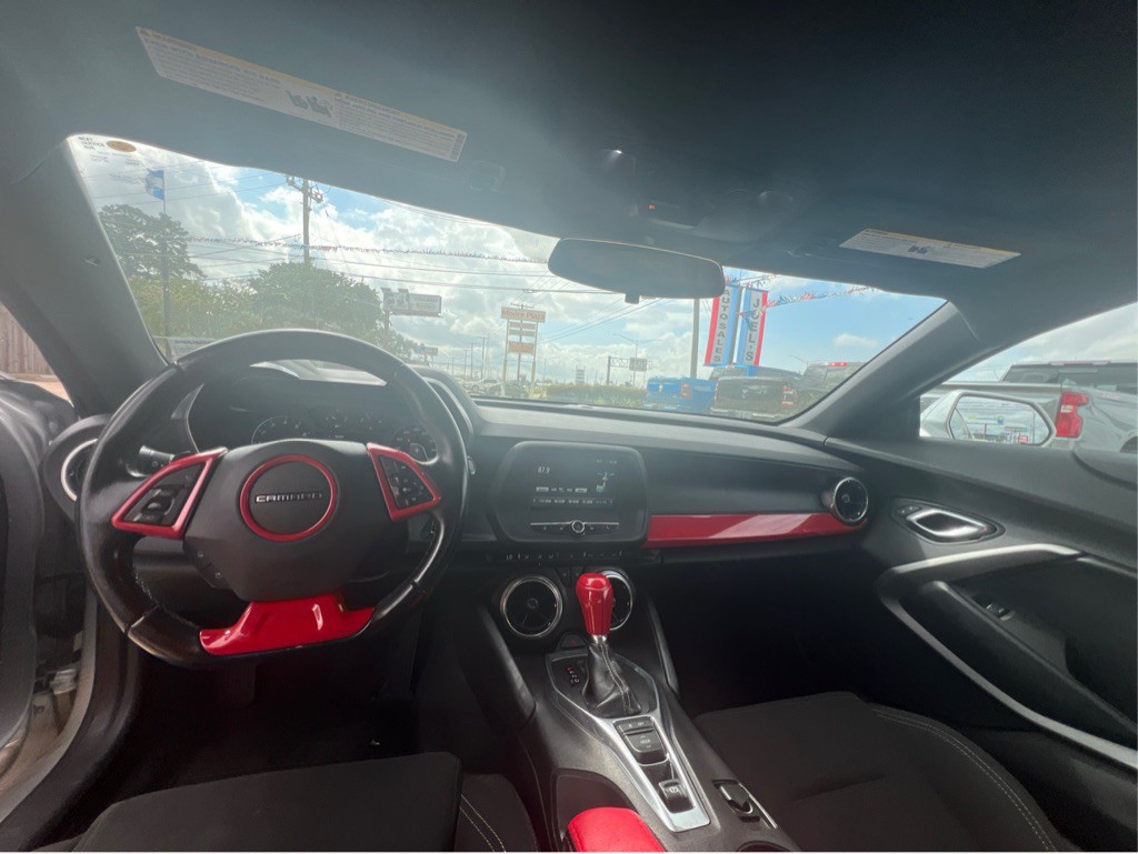 2016 Chevrolet Camaro Image 12