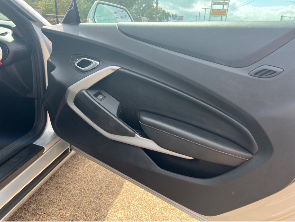 2016 Chevrolet Camaro Image 24