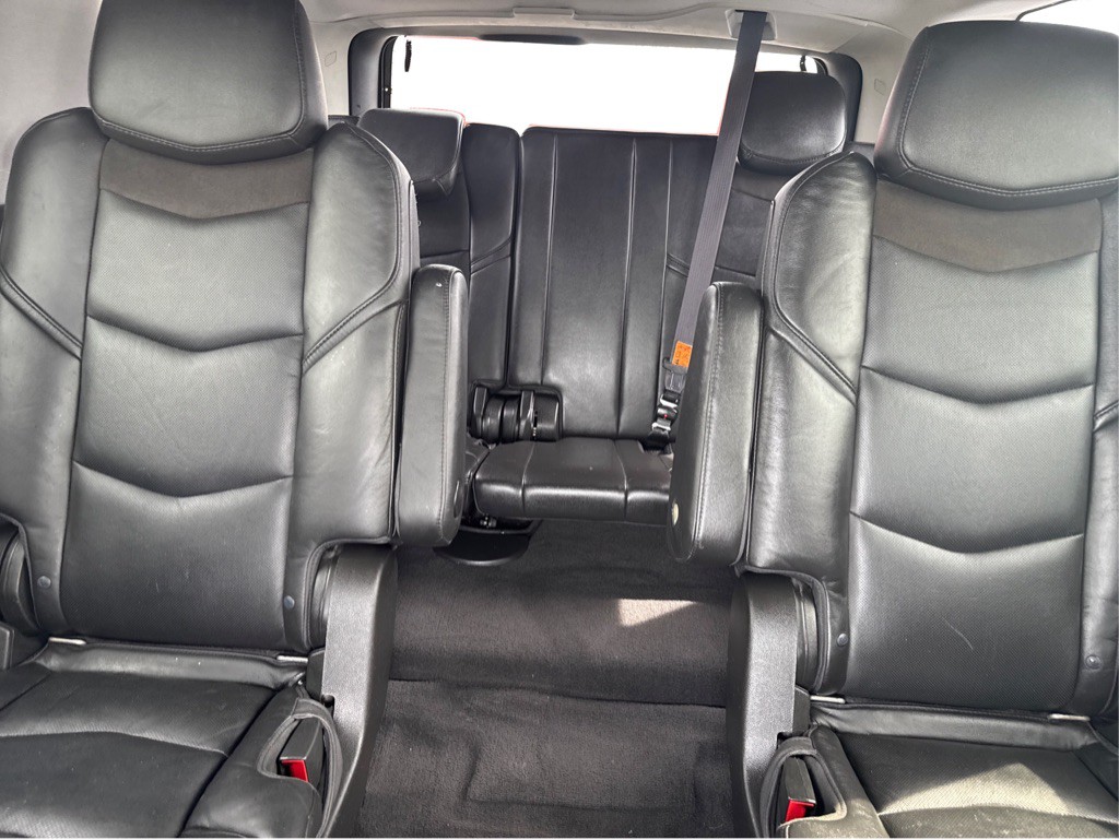 2016 Cadillac Escalade Image 12