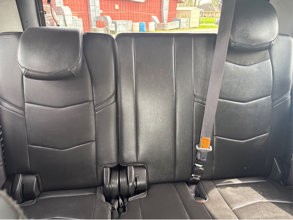 2016 Cadillac Escalade Image 19