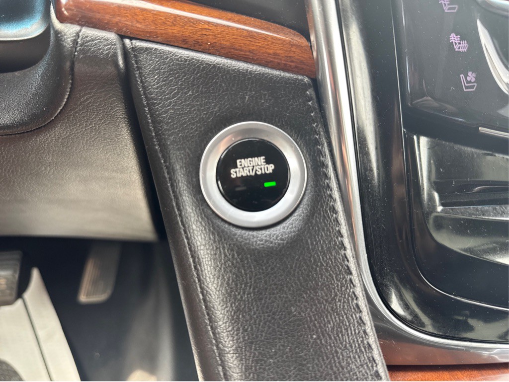 2016 Cadillac Escalade Image 28