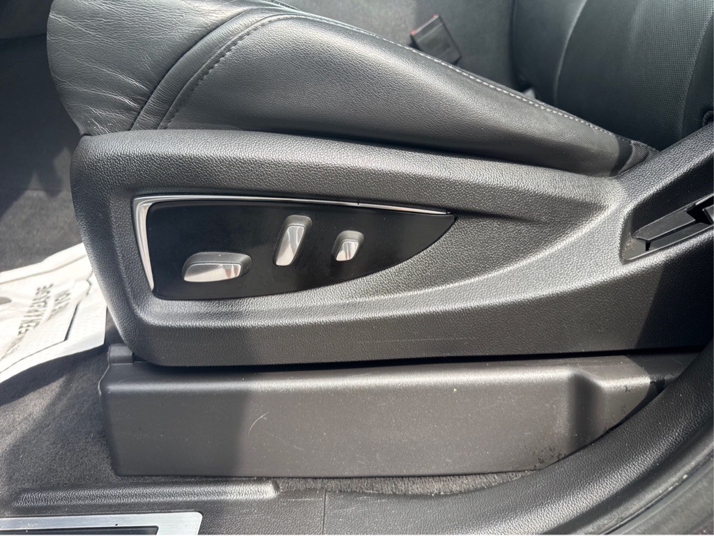 2016 Cadillac Escalade Image 29