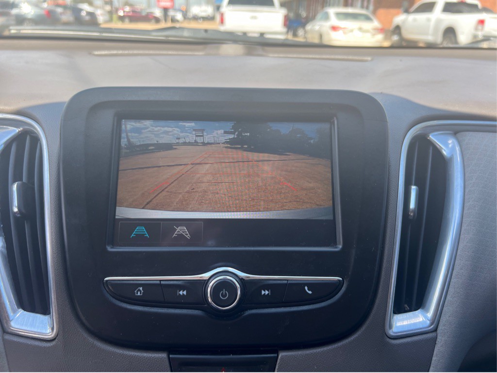 2016 Chevrolet Malibu Image 9