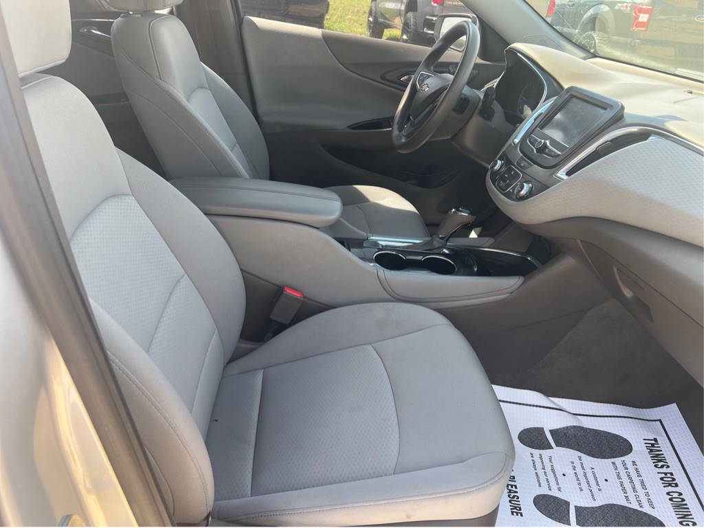 2016 Chevrolet Malibu Image 13