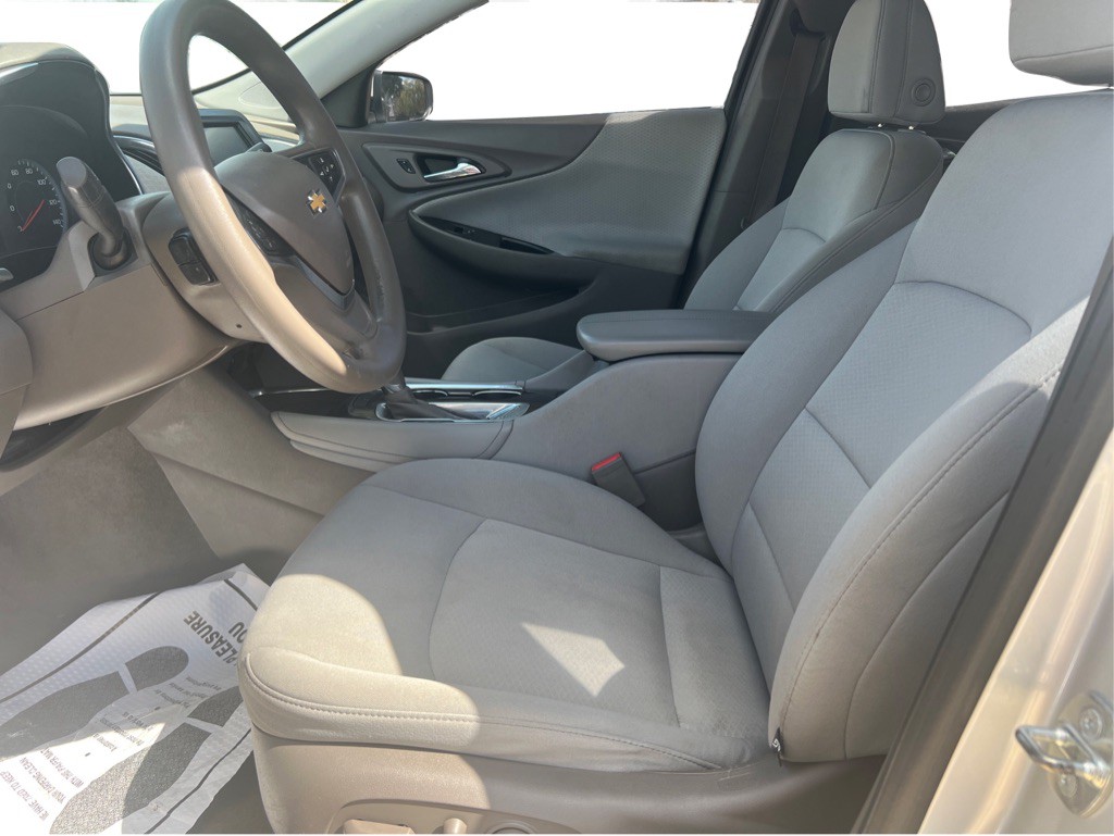 2016 Chevrolet Malibu Image 16