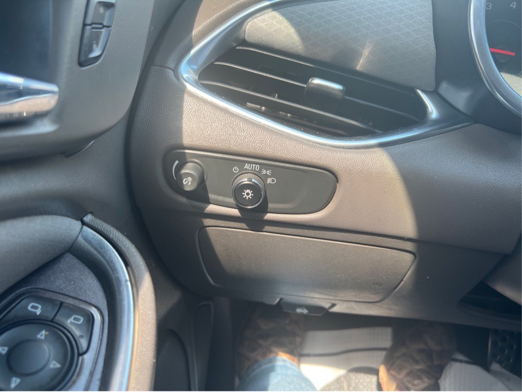 2016 Chevrolet Malibu Image 17