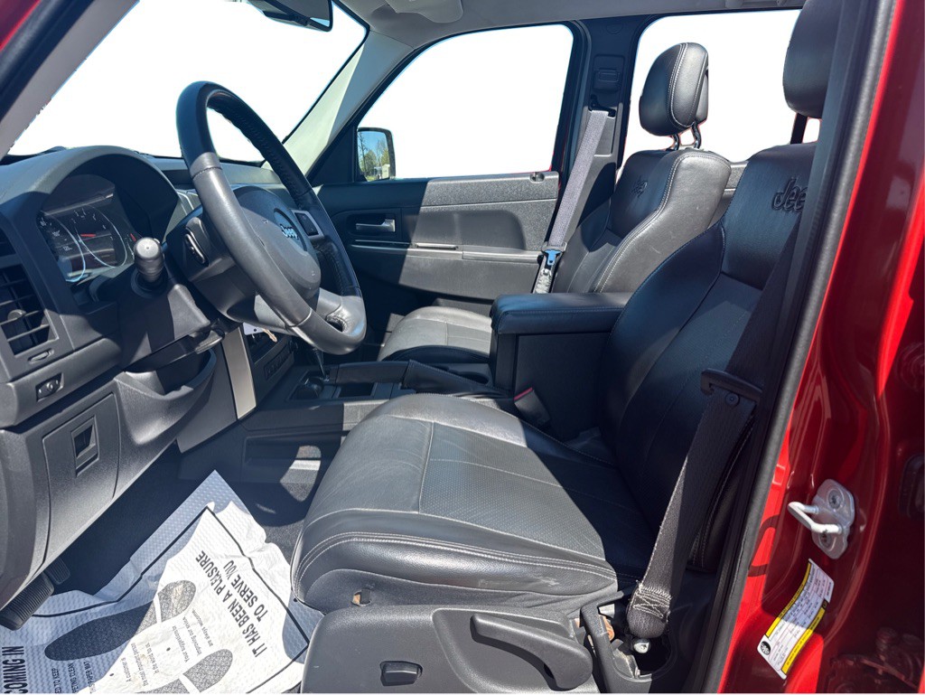 2010 Jeep Liberty Image 10