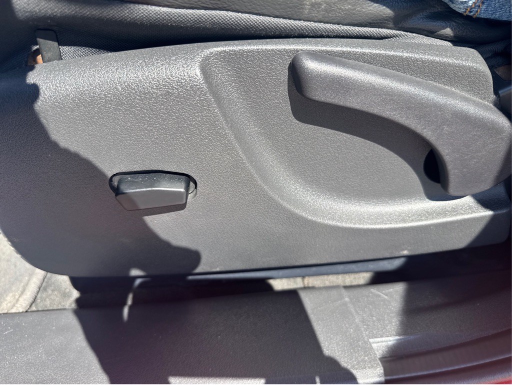2010 Jeep Liberty Image 24