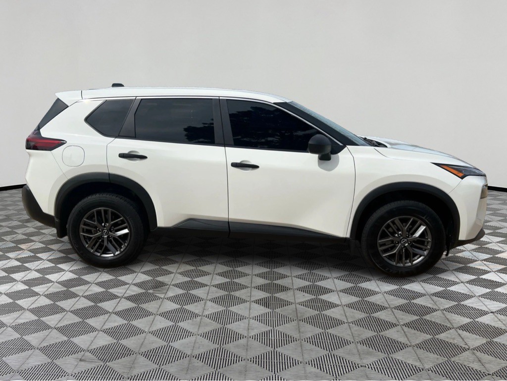 2023 Nissan Rogue Image 2
