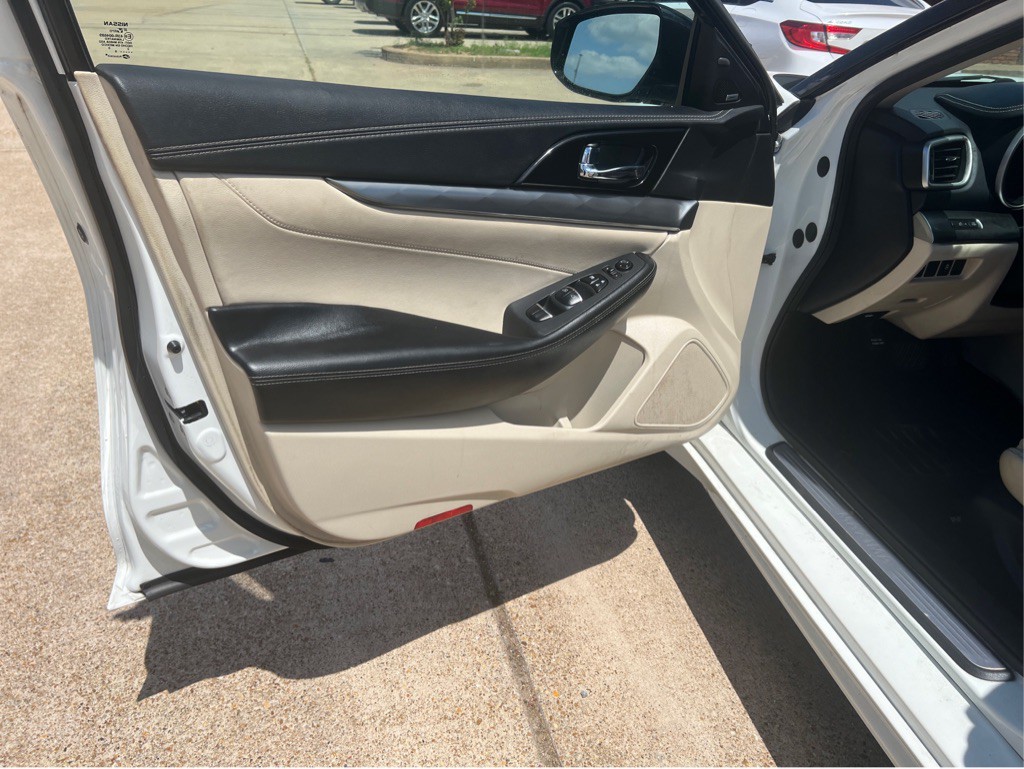 2020 Nissan Maxima Image 25