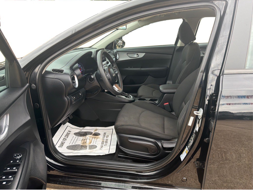 2023 Kia Forte Image 9