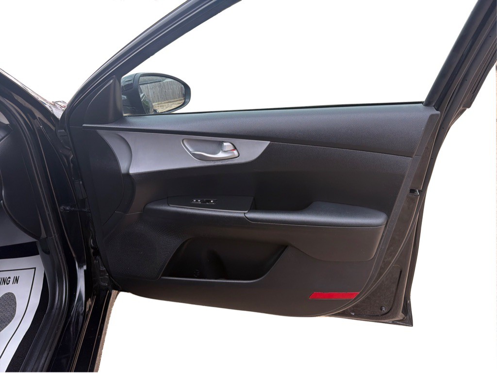 2023 Kia Forte Image 23