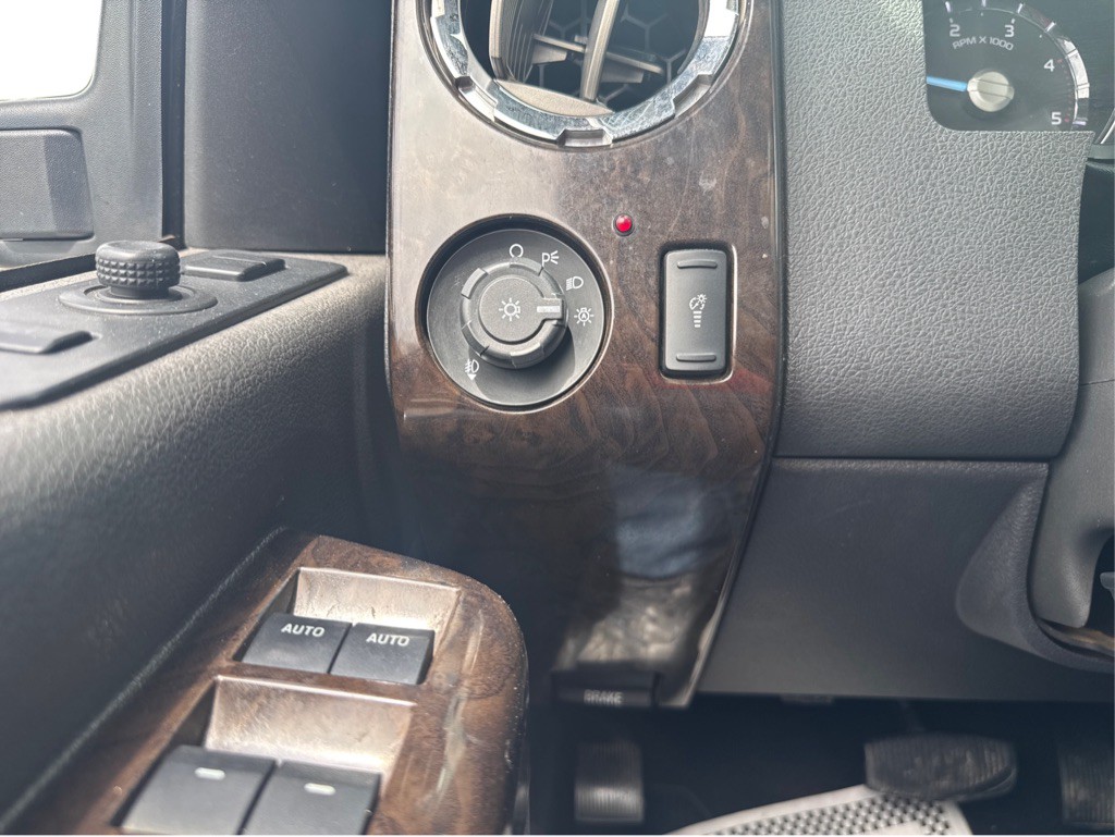 2015 Ford F-250 Image 17