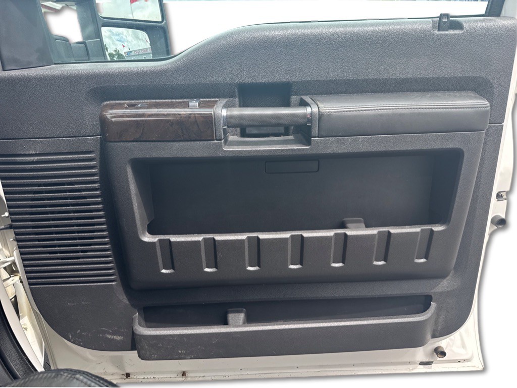 2015 Ford F-250 Image 25