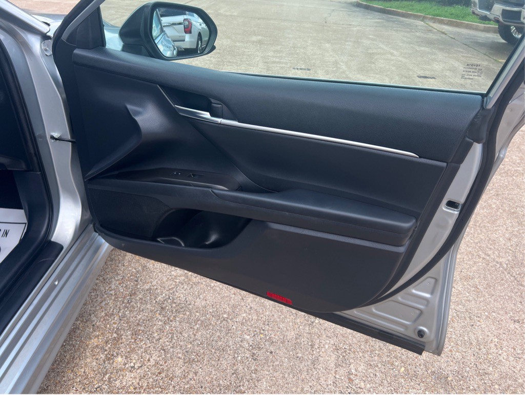 2021 Toyota Camry Image 23
