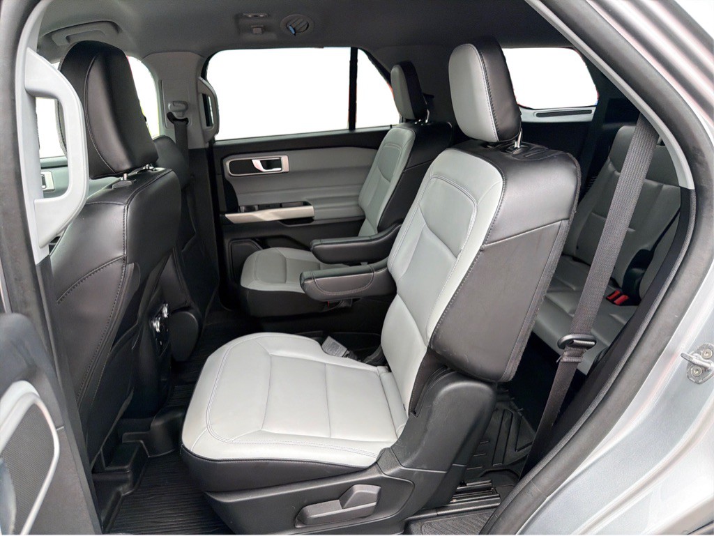 2021 Ford Explorer Image 11