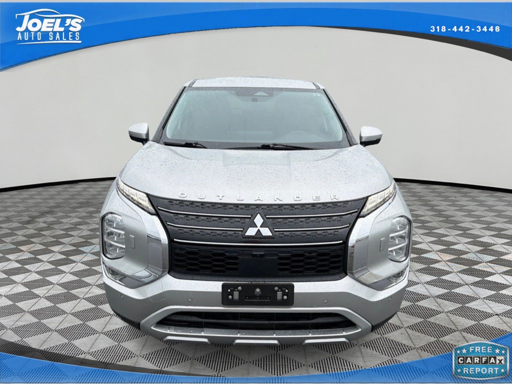 2022 Mitsubishi Outlander Image 1
