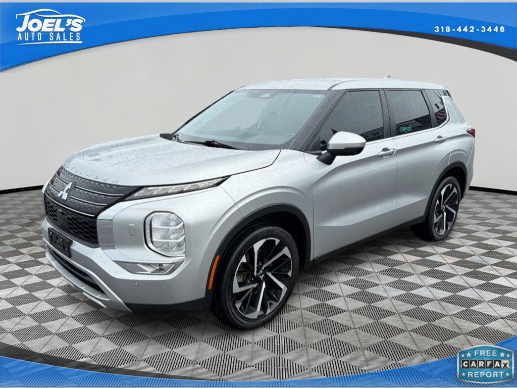 2022 Mitsubishi Outlander Image 2
