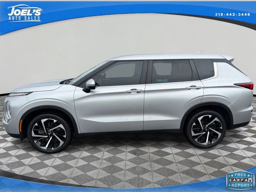 2022 Mitsubishi Outlander Image 3