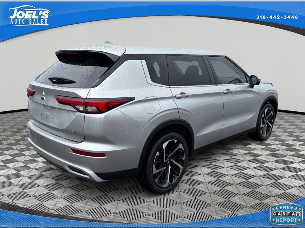 2022 Mitsubishi Outlander Image 6